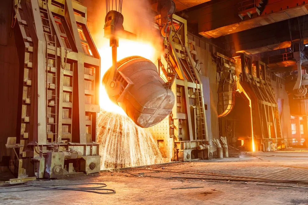Steel casting in a foundry, a typical application for ISETRON force measurement systems